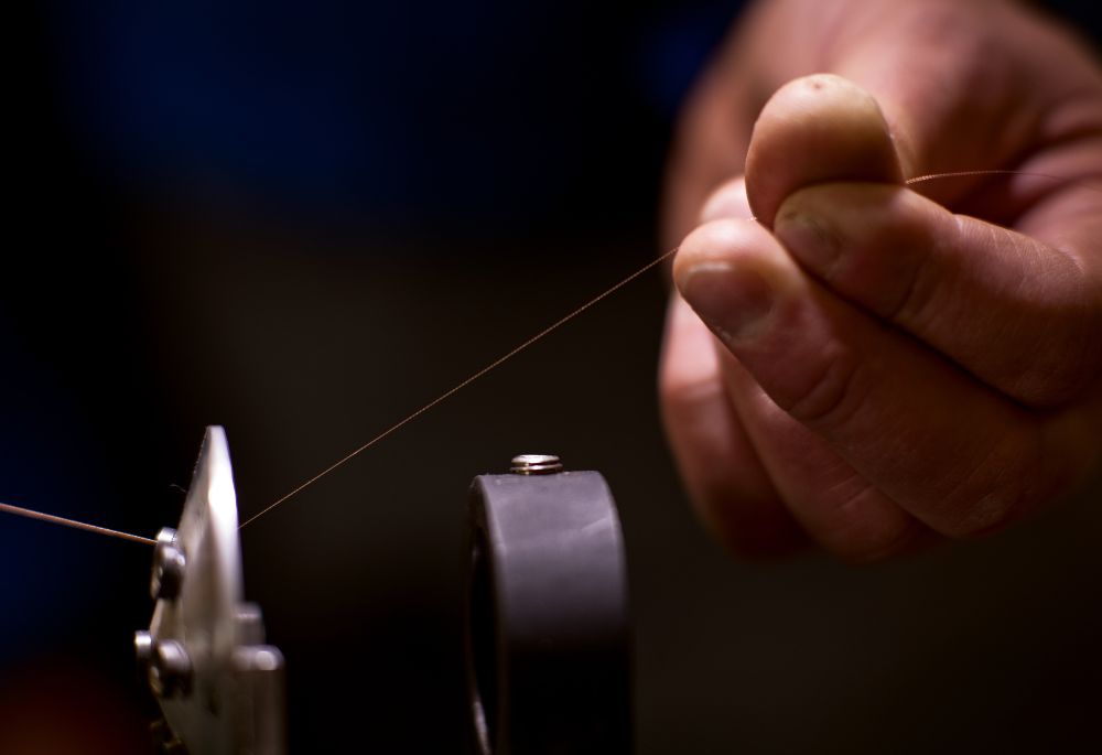 cable-wiring-hand