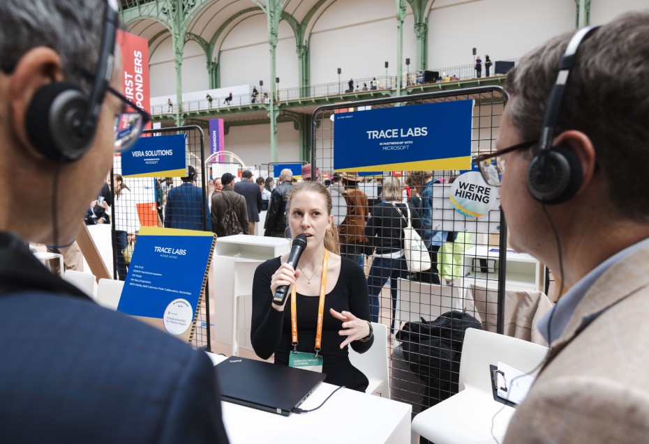 A woman presents the company Trace Labs at the ChangeNow event.